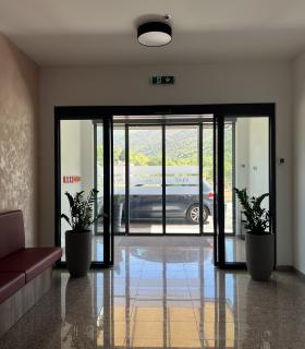 ENTRANCE AND RECEPTION (ULAZ I RECEPCIJA)